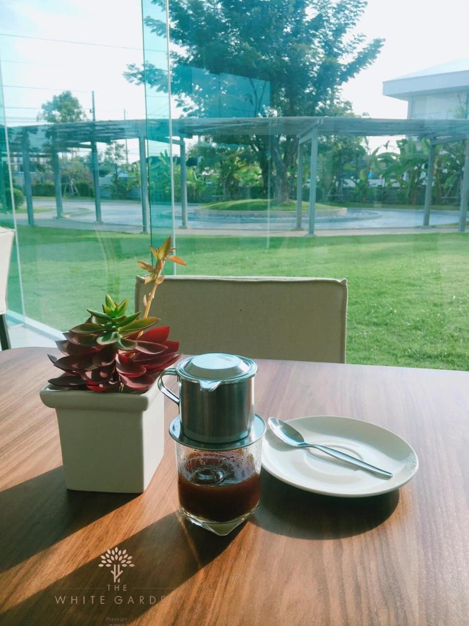 Hotel The White Garden Premier Saraburi Ban Dao Ruang  Exterior foto