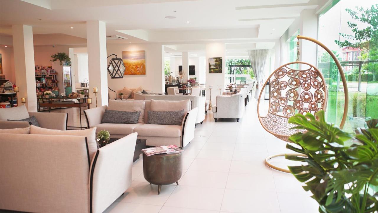 Hotel The White Garden Premier Saraburi Ban Dao Ruang  Exterior foto